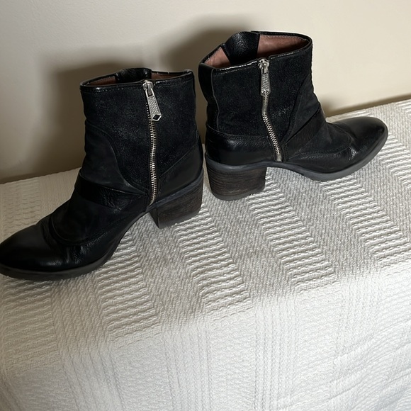 Donald J. Pliner leather ankle boots - Picture 5 of 16